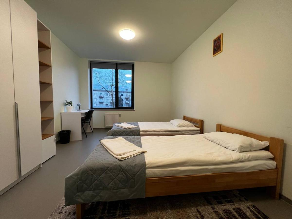 Ucu Inn - Кімнати Для Гостей Leópolis Exterior foto